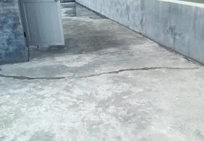 西平楼顶漏水维修公司分享下如何解决卫生间隐蔽部位漏水的问题?